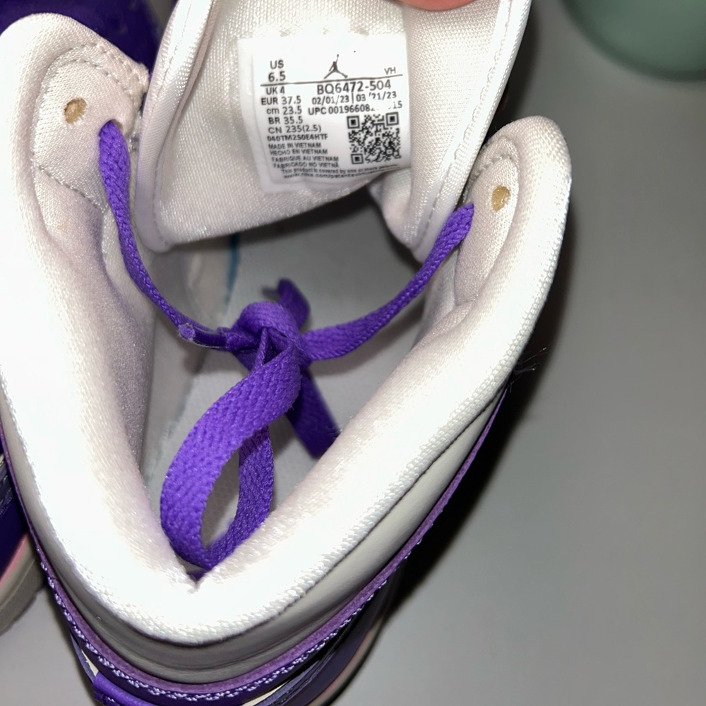 WOMENS AIR JORDAN 1 MID ACTION GRAPE/SAIL/SKY J LIGHT PURPLE - Picture 5 of 5